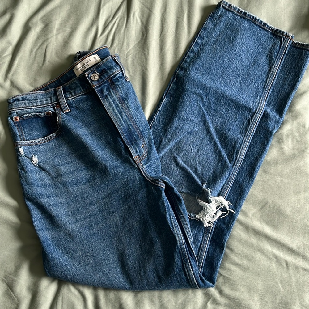 Abercrombie Curve Love 90s Straight Ultra High Rise